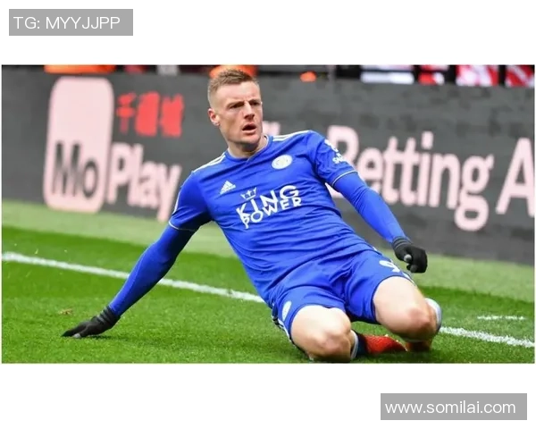 足球巨星展现无限魅力 穿越赛场的激情与荣耀成就传奇人生